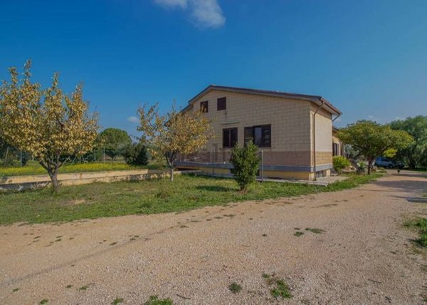 casa indipendente in vendita a Lucera in zona San Giusto