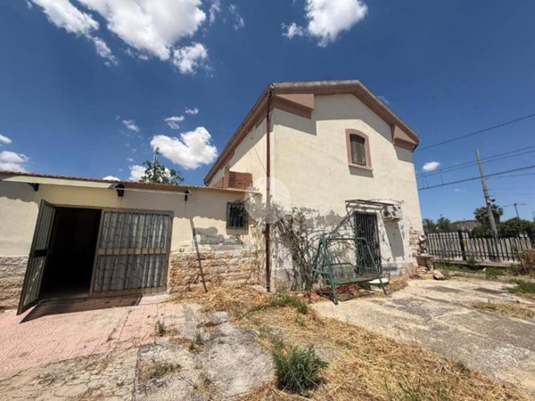 casa indipendente in vendita a Lucera