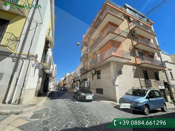 appartamento in vendita a Manfredonia in zona Centro Storico