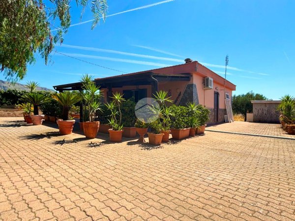 casa indipendente in vendita a Manfredonia