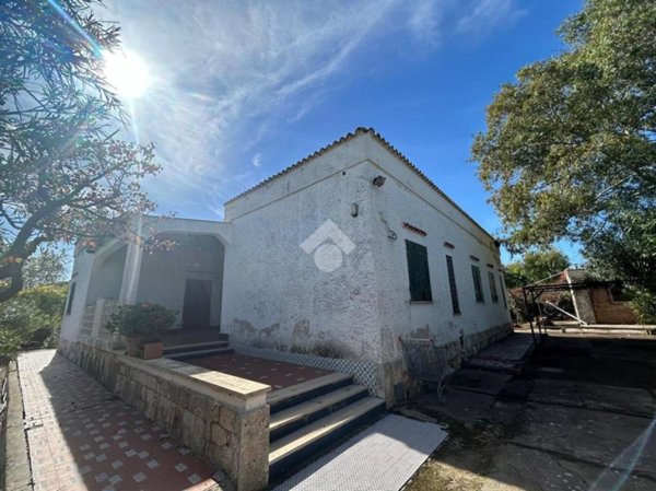 casa indipendente in vendita a Manfredonia in zona Ippocampo