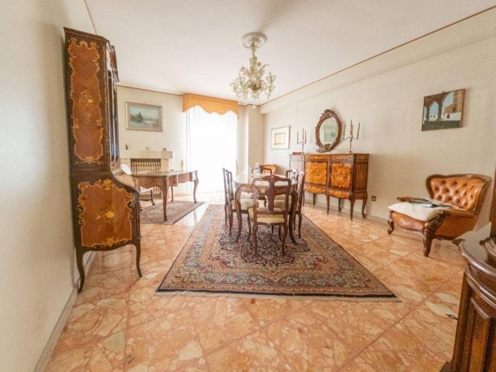 appartamento in vendita a Manfredonia in zona Centro Storico