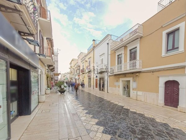appartamento in vendita a Manfredonia in zona Centro Storico
