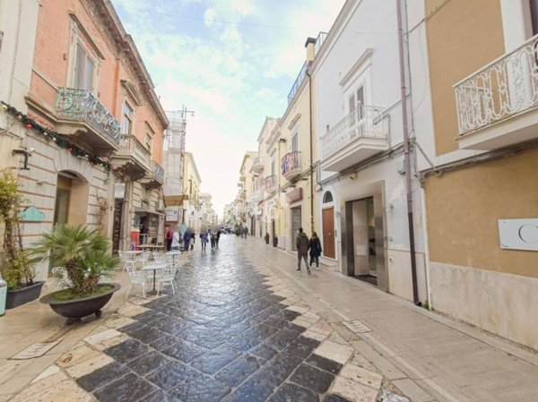 appartamento in vendita a Manfredonia in zona Centro Storico