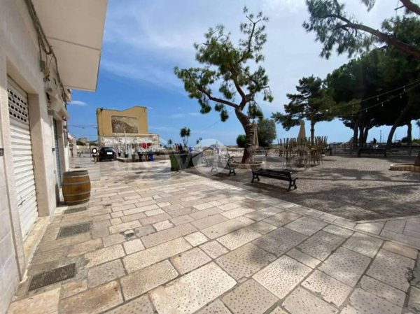 negozio in vendita a Manfredonia in zona Centro Storico