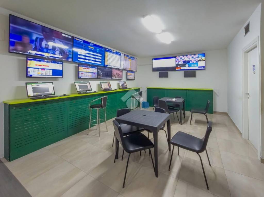 appartamento in vendita a Manfredonia in zona Centro Storico