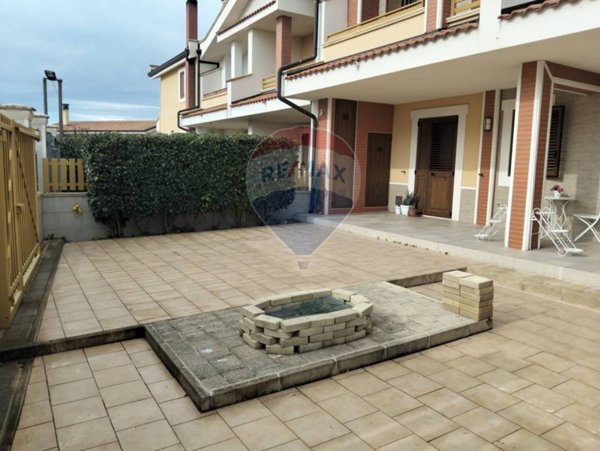 casa indipendente in vendita a Manfredonia in zona San Salvatore