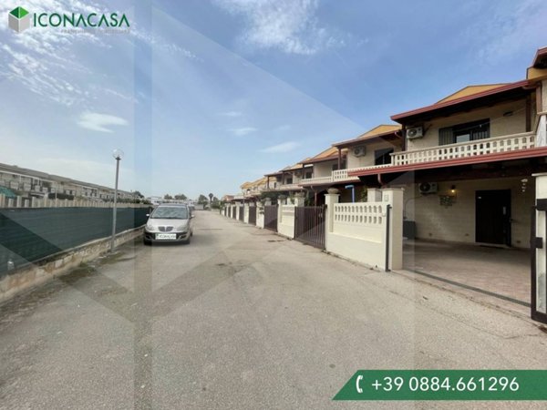 casa indipendente in vendita a Manfredonia in zona Ippocampo