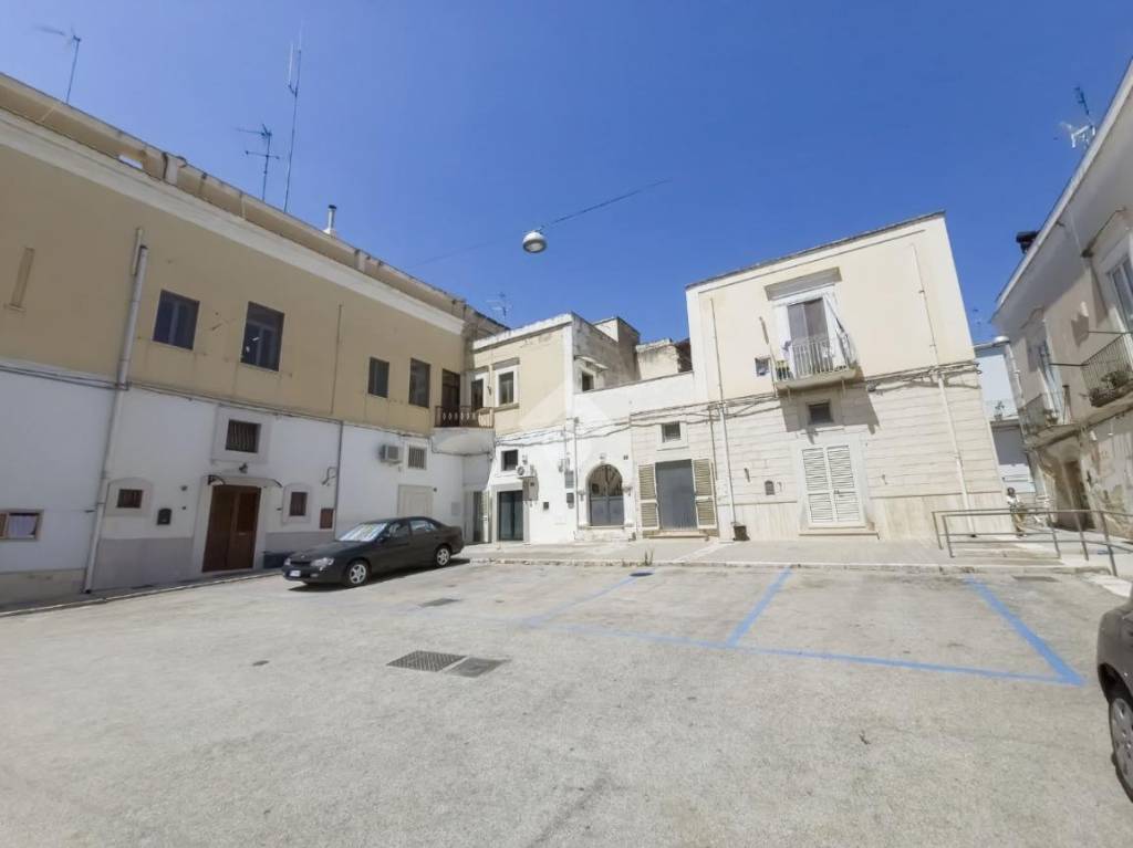 appartamento in vendita a Manfredonia in zona Centro Storico