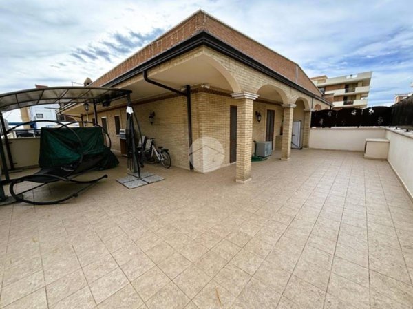 casa indipendente in vendita a Manfredonia
