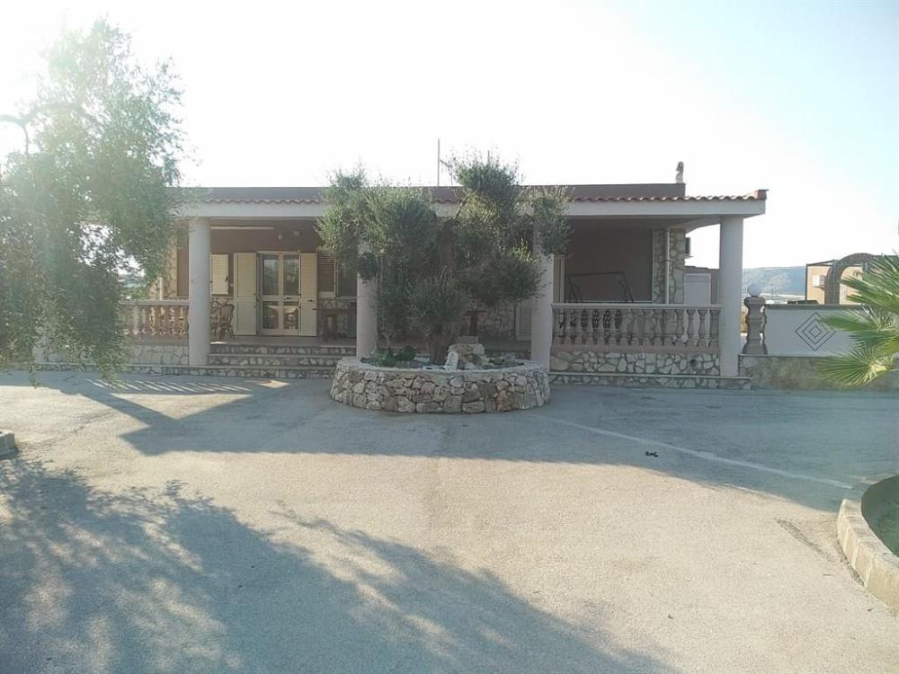 casa indipendente in vendita a Manfredonia