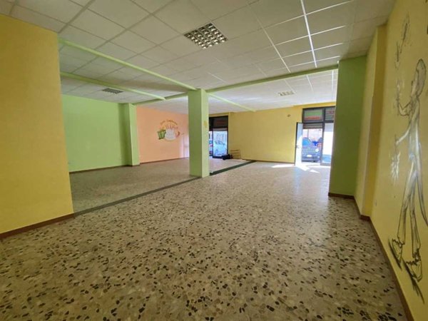 negozio in vendita a Manfredonia