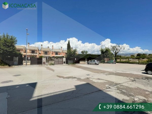 casa indipendente in vendita a Manfredonia