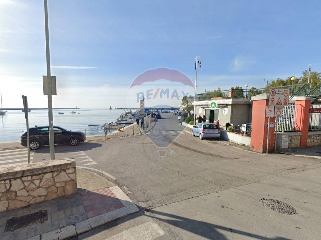 negozio in vendita a Manfredonia