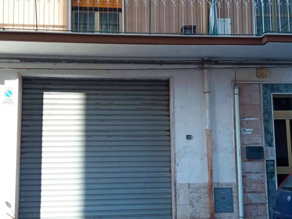 locale commerciale in vendita a Manfredonia in zona Centro Storico