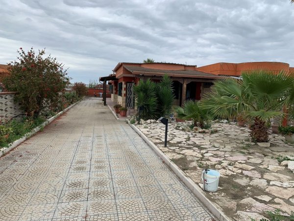 casa indipendente in vendita a Manfredonia