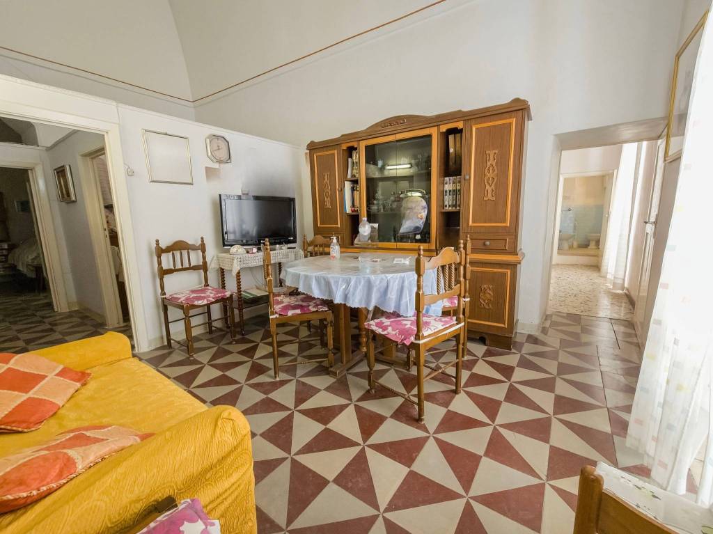 casa indipendente in vendita a Manfredonia in zona Centro Storico