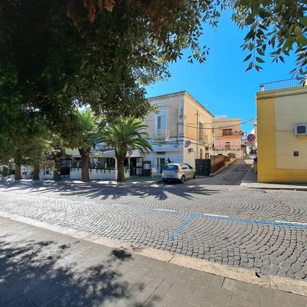 appartamento in vendita a Manfredonia in zona Centro Storico