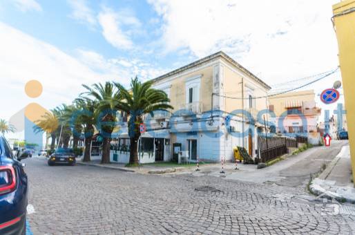 appartamento in vendita a Manfredonia in zona Centro Storico