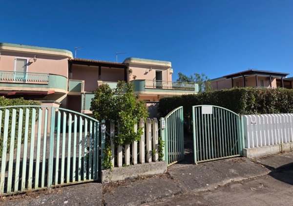 casa indipendente in vendita a Manfredonia in zona Ippocampo
