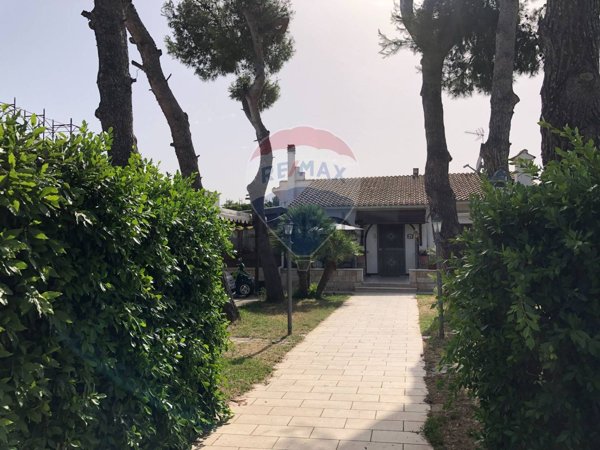 casa indipendente in vendita a Manfredonia in zona Centro Storico
