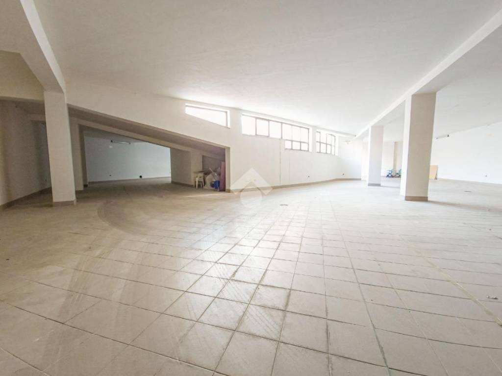 negozio in vendita a Manfredonia