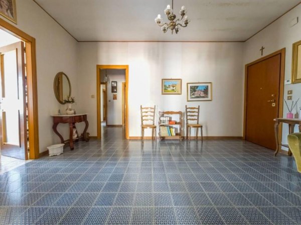 appartamento in vendita a Manfredonia in zona Centro Storico