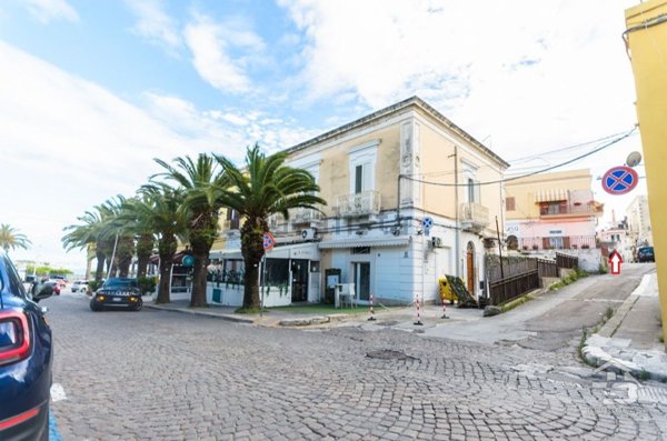 appartamento in vendita a Manfredonia in zona Centro Storico