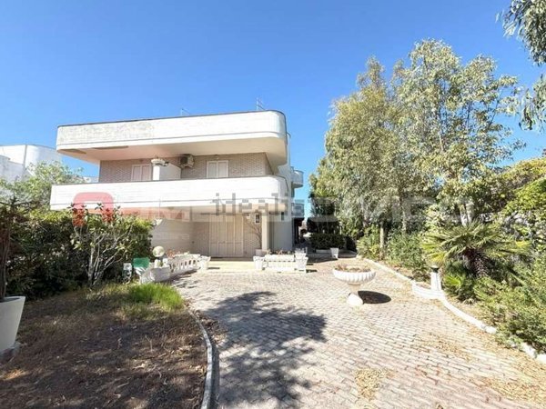 casa indipendente in vendita a Manfredonia in zona Ippocampo