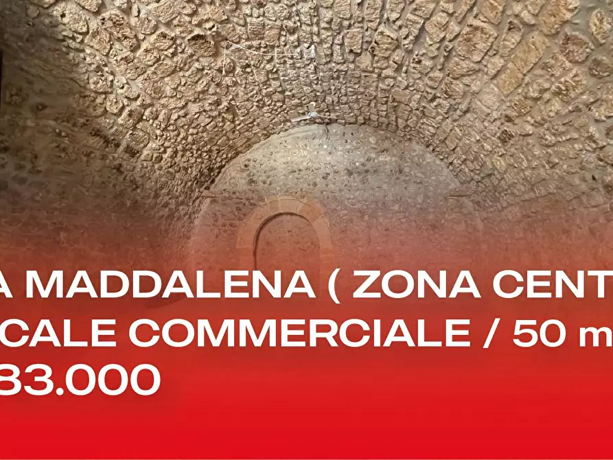 locale commerciale in vendita a Manfredonia in zona Centro Storico