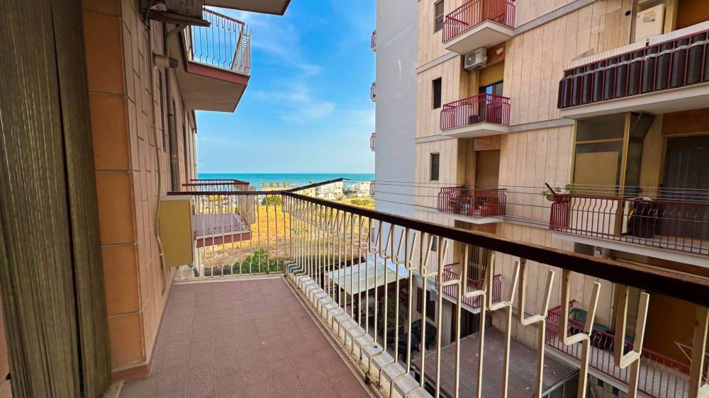 appartamento in vendita a Manfredonia in zona Centro Storico