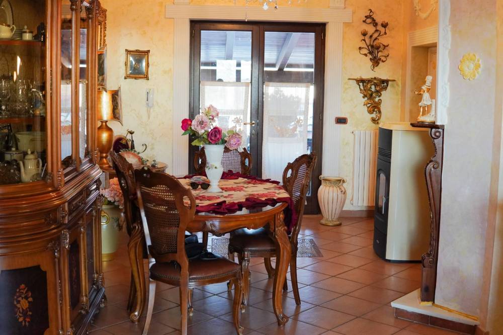 casa indipendente in vendita a Manfredonia in zona San Salvatore