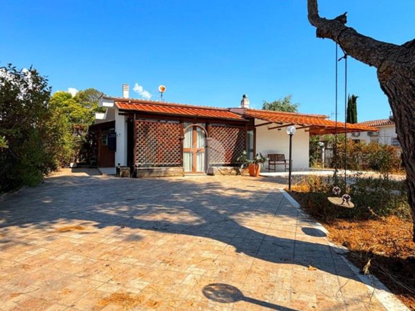 casa indipendente in vendita a Manfredonia