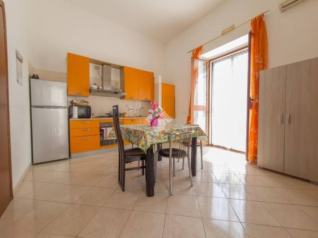appartamento in vendita a Manfredonia in zona Centro Storico