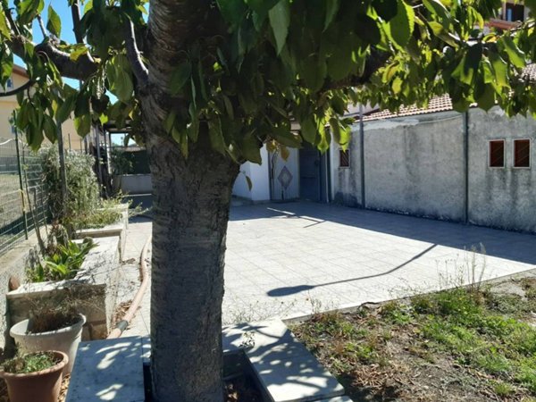 casa indipendente in vendita a Manfredonia in zona San Salvatore