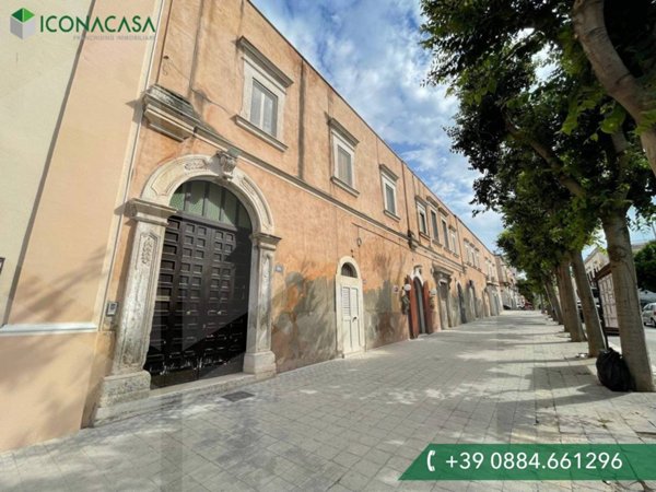 appartamento in vendita a Manfredonia in zona Centro Storico