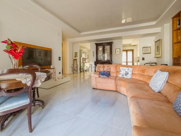 appartamento in vendita a Manfredonia in zona Centro Storico