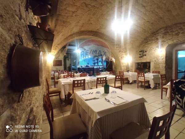 negozio in vendita a Manfredonia in zona Centro Storico