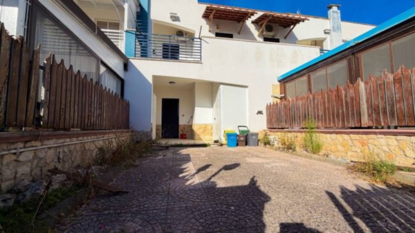 casa indipendente in vendita a Manfredonia