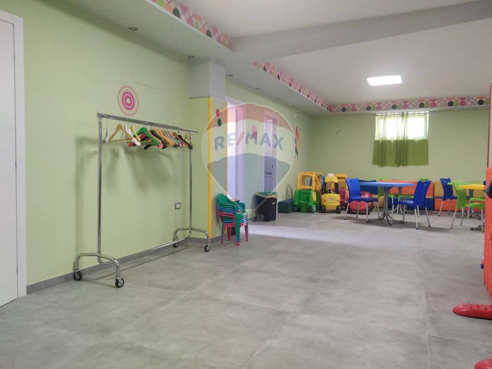 locale di sgombero in vendita a Manfredonia in zona Centro Storico