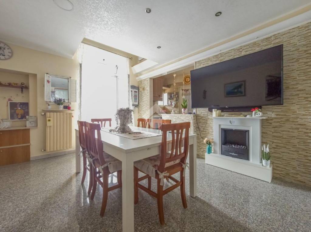 appartamento in vendita a Manfredonia in zona Centro Storico