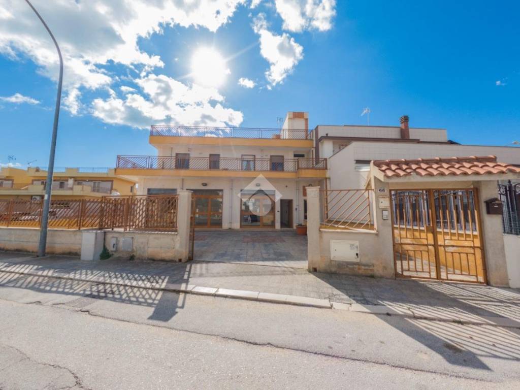 casa indipendente in vendita a Manfredonia