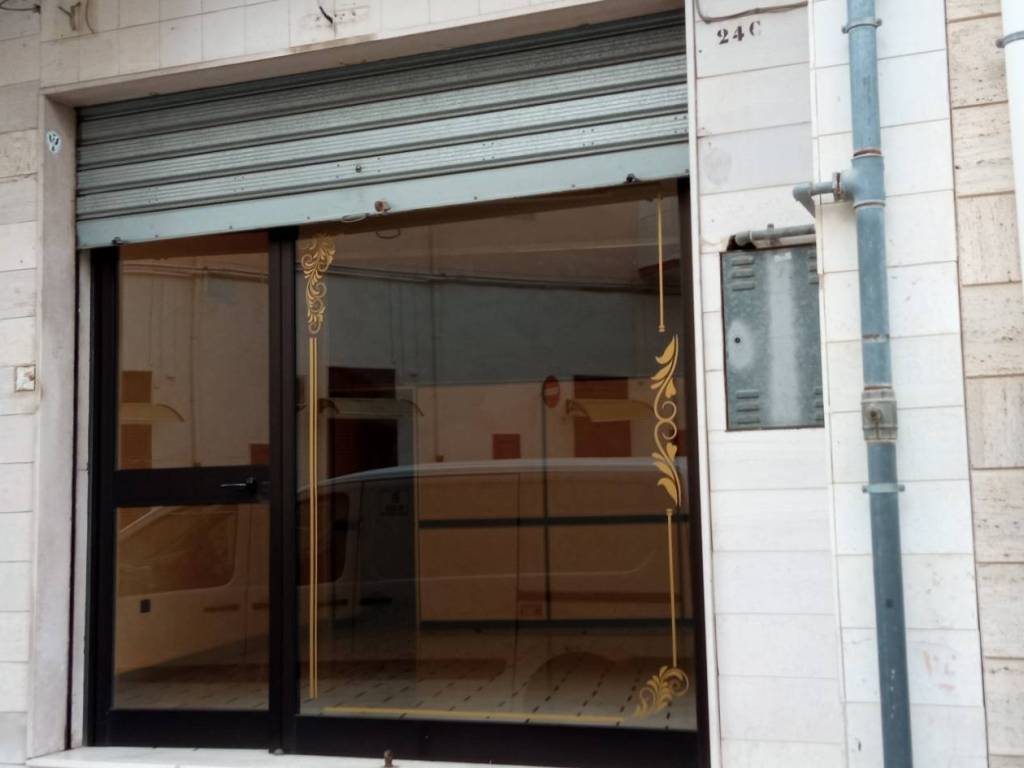 negozio in vendita a Manfredonia