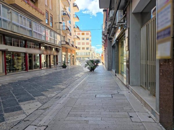 appartamento in vendita a Manfredonia in zona Centro Storico