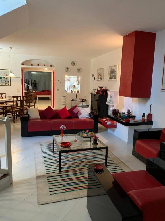 casa indipendente in vendita a Manfredonia in zona Ippocampo