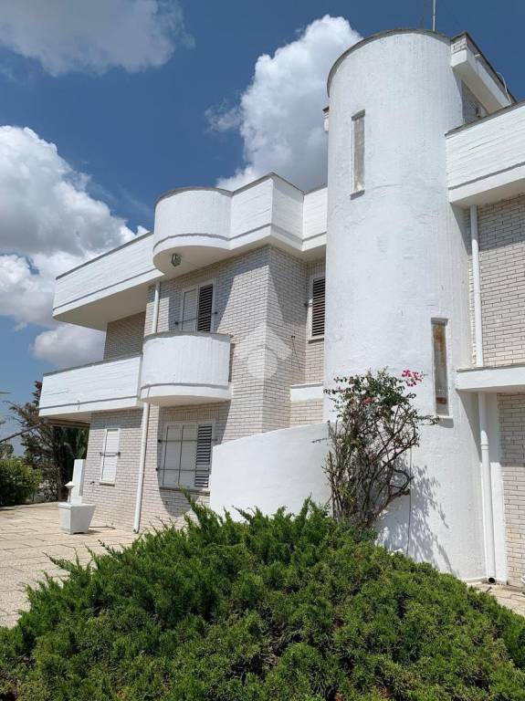 casa indipendente in vendita a Manfredonia in zona Ippocampo