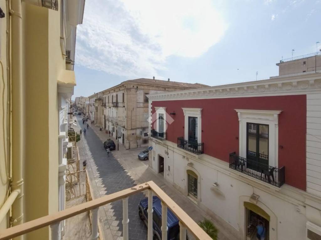 appartamento in vendita a Manfredonia in zona Centro Storico
