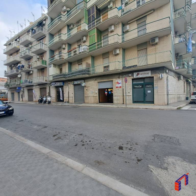 negozio in vendita a Manfredonia in zona Centro Storico