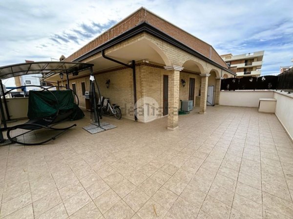 casa indipendente in vendita a Manfredonia