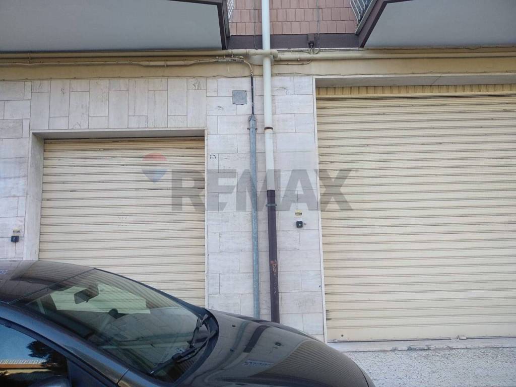 locale commerciale in vendita a Manfredonia